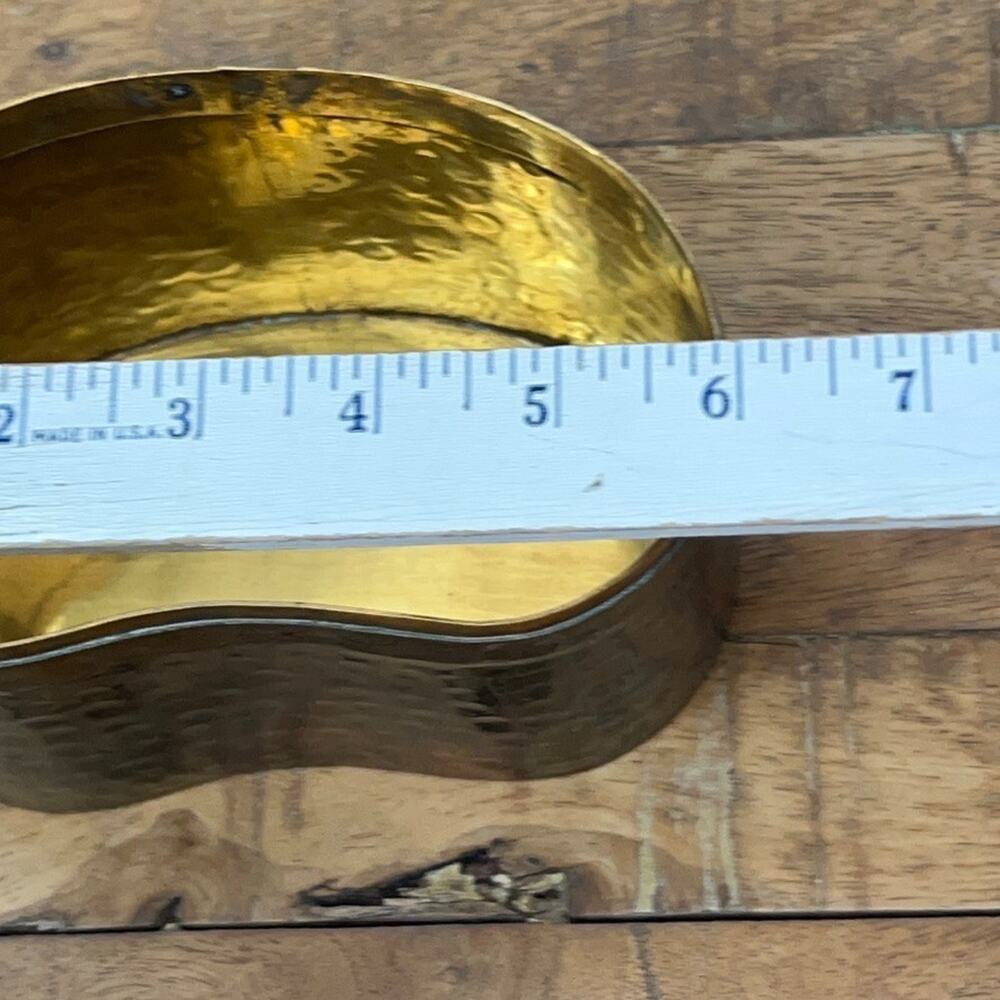 Vintage Hammered Brass Planter 6" Small Rose Emblems - Picture 7 of 11